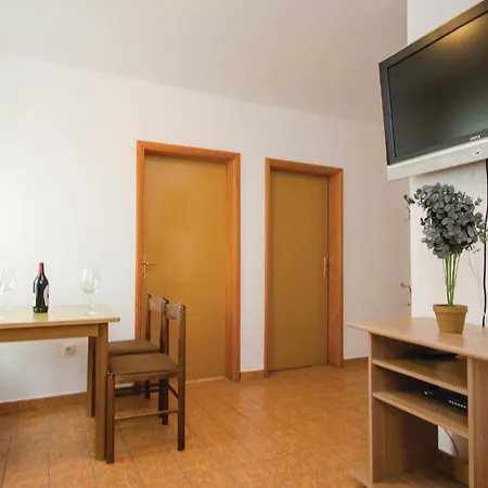 Stunning In Okrug Gornji * 트로기르