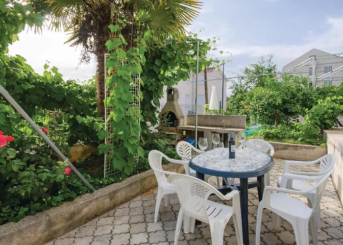 Stunning In Okrug Gornji Trogir